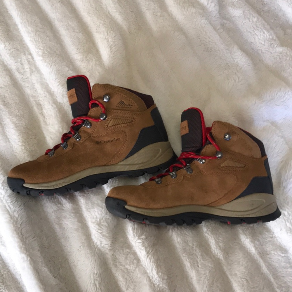 Columbia hiking boots